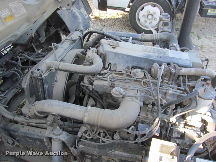 image for item DT9234 2000 Isuzu NPR truck cab and chassis