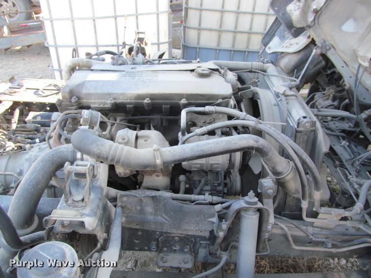 image for item DT9234 2000 Isuzu NPR truck cab and chassis