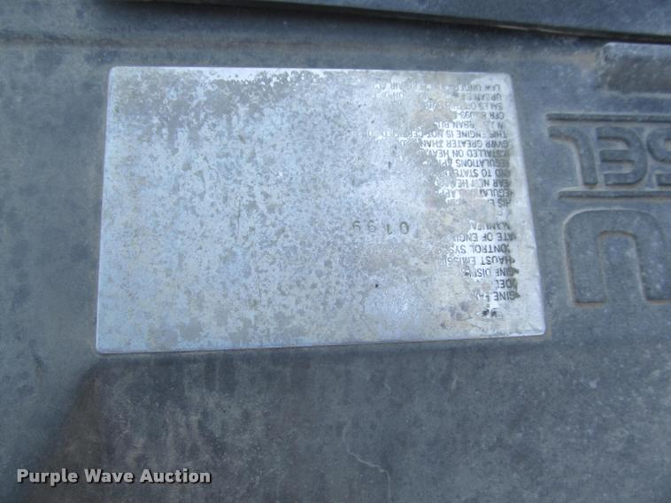 image for item DT9234 2000 Isuzu NPR truck cab and chassis