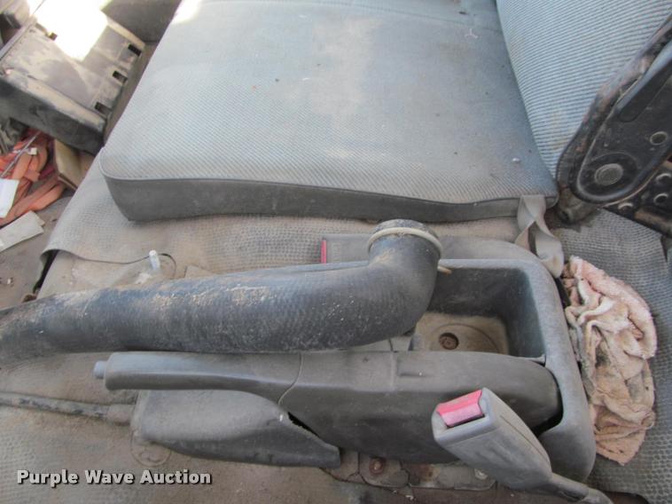 image for item DT9235 1996 Isuzu NPR truck cab and chassis