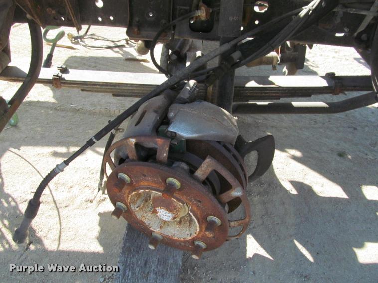 image for item DT9235 1996 Isuzu NPR truck cab and chassis