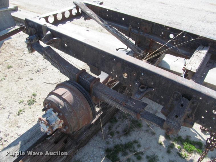 image for item DT9235 1996 Isuzu NPR truck cab and chassis