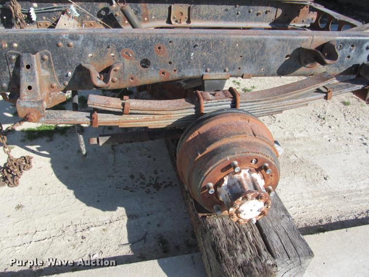 image for item DT9235 1996 Isuzu NPR truck cab and chassis