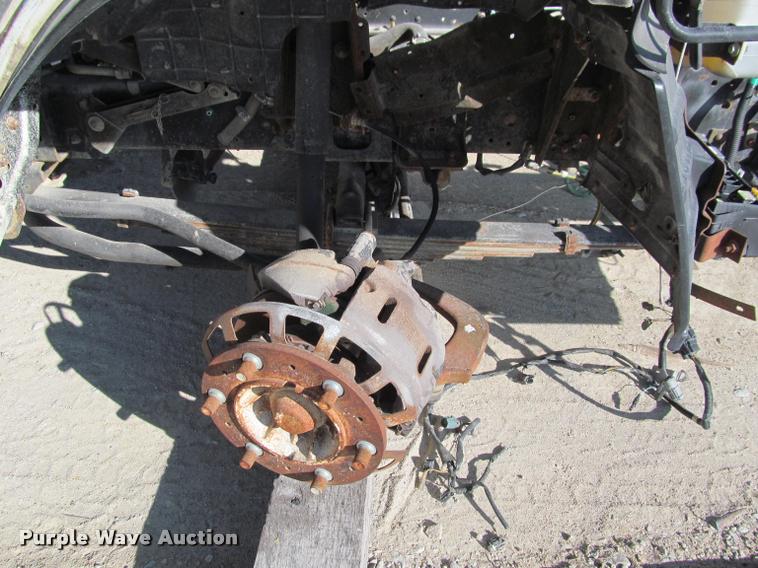 image for item DT9235 1996 Isuzu NPR truck cab and chassis