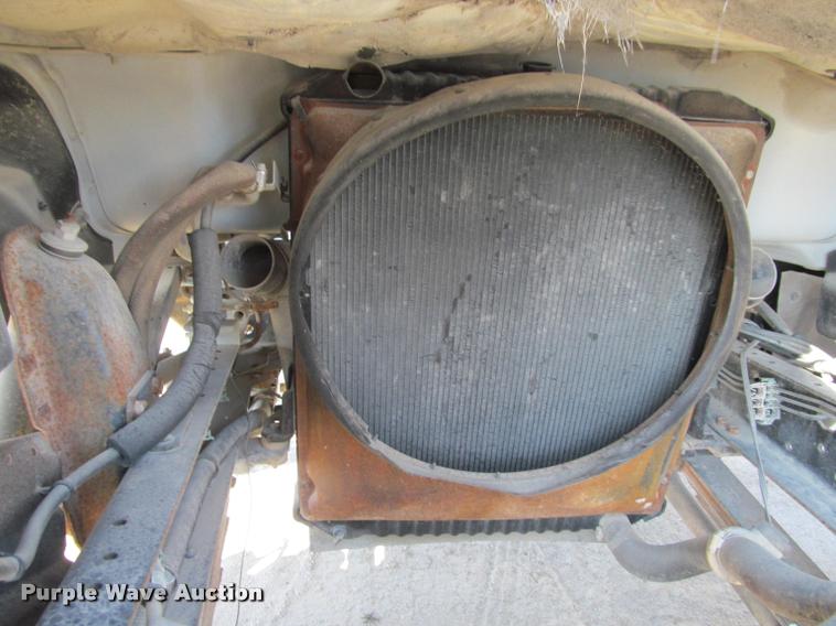 image for item DT9235 1996 Isuzu NPR truck cab and chassis