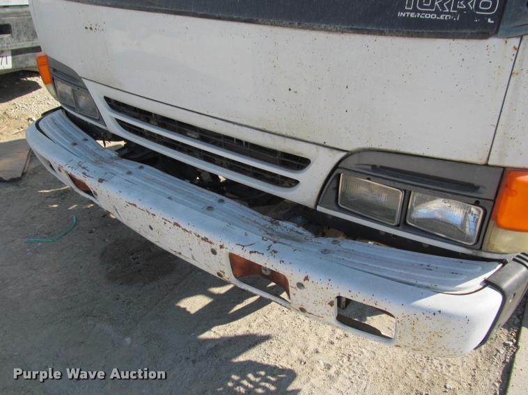 image for item DT9235 1996 Isuzu NPR truck cab and chassis