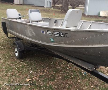 image for item F1724 Richline v-bottom aluminum boat