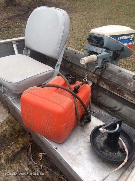 image for item F1724 Richline v-bottom aluminum boat