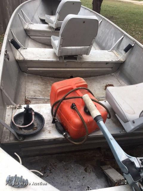 image for item F1724 Richline v-bottom aluminum boat