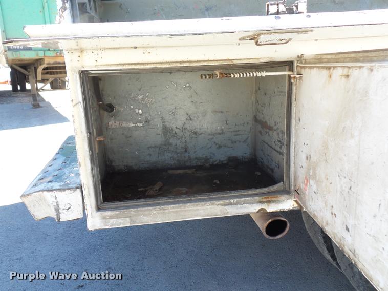 image for item J1571 2011 Ford F450 Super Duty utility truck