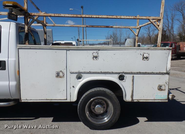 image for item J1571 2011 Ford F450 Super Duty utility truck