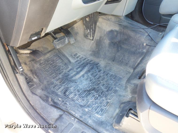 image for item J1571 2011 Ford F450 Super Duty utility truck