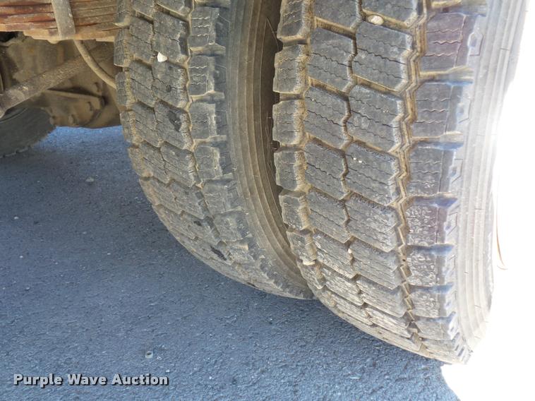 image for item J1572 2010 Ford F450 Super Duty utility truck