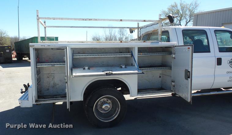 image for item J1572 2010 Ford F450 Super Duty utility truck