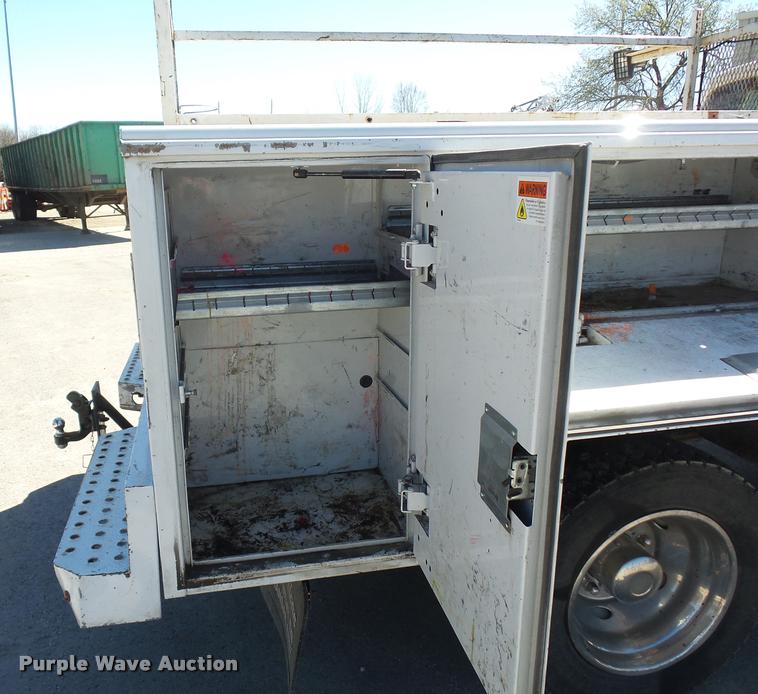 image for item J1572 2010 Ford F450 Super Duty utility truck