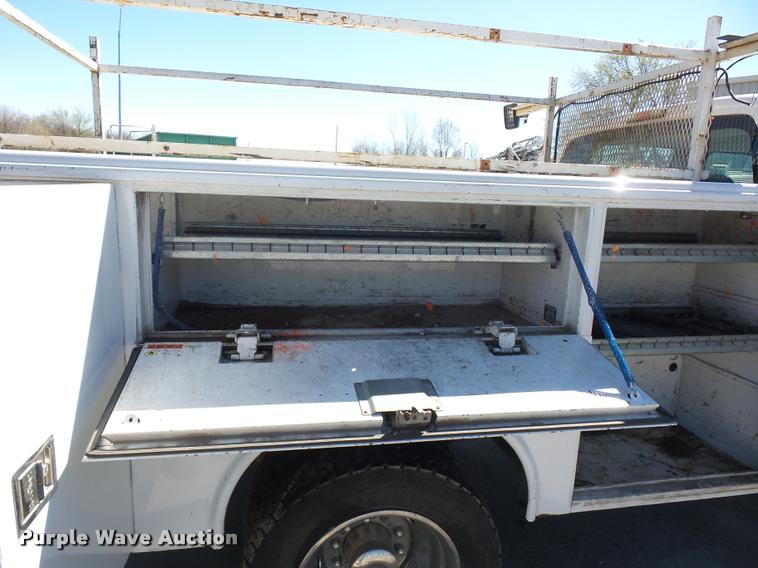 image for item J1572 2010 Ford F450 Super Duty utility truck