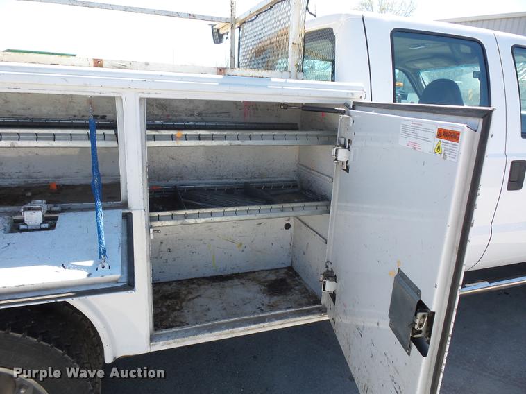 image for item J1572 2010 Ford F450 Super Duty utility truck