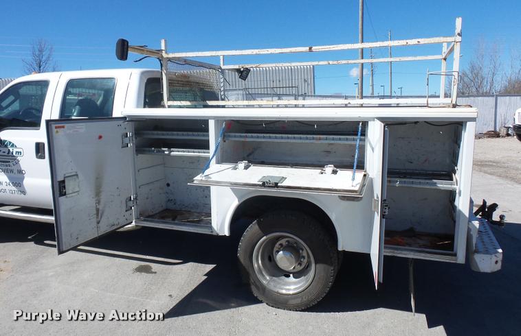 image for item J1572 2010 Ford F450 Super Duty utility truck