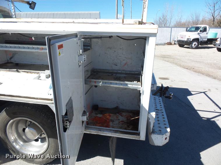 image for item J1572 2010 Ford F450 Super Duty utility truck