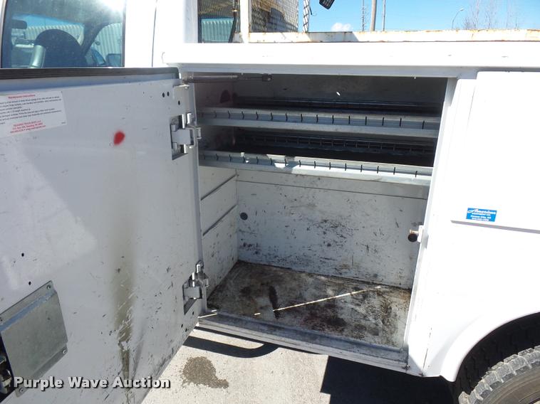 image for item J1572 2010 Ford F450 Super Duty utility truck