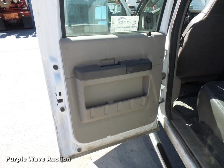 image for item J1572 2010 Ford F450 Super Duty utility truck