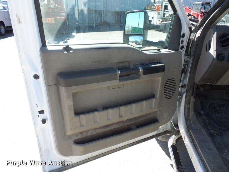 image for item J1572 2010 Ford F450 Super Duty utility truck