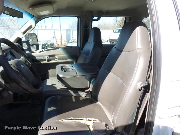 image for item J1572 2010 Ford F450 Super Duty utility truck