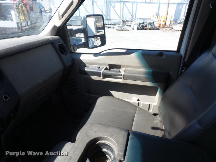 image for item J1572 2010 Ford F450 Super Duty utility truck