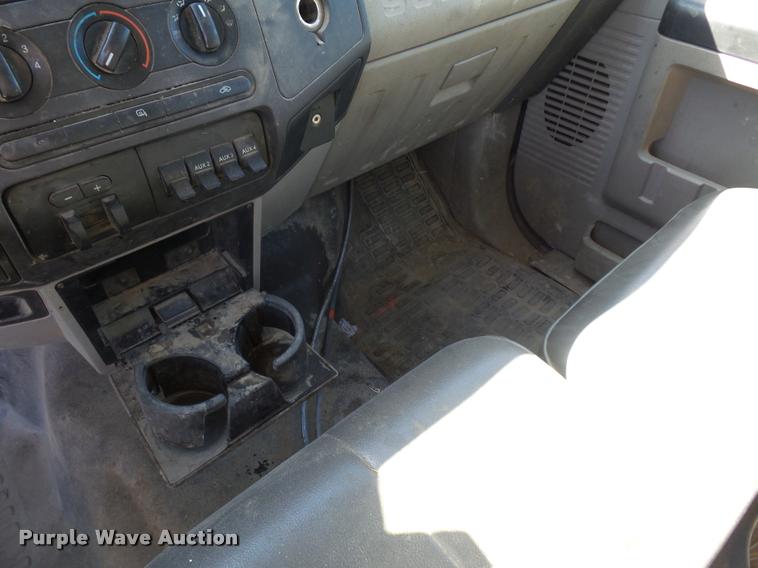image for item J1572 2010 Ford F450 Super Duty utility truck