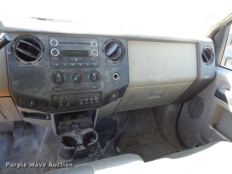 image for item J1572 2010 Ford F450 Super Duty utility truck
