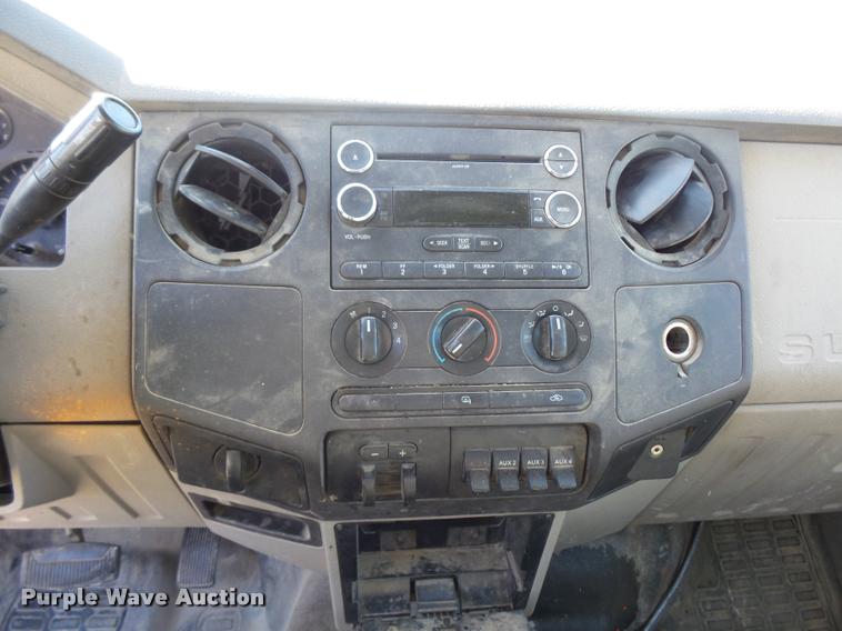 image for item J1572 2010 Ford F450 Super Duty utility truck