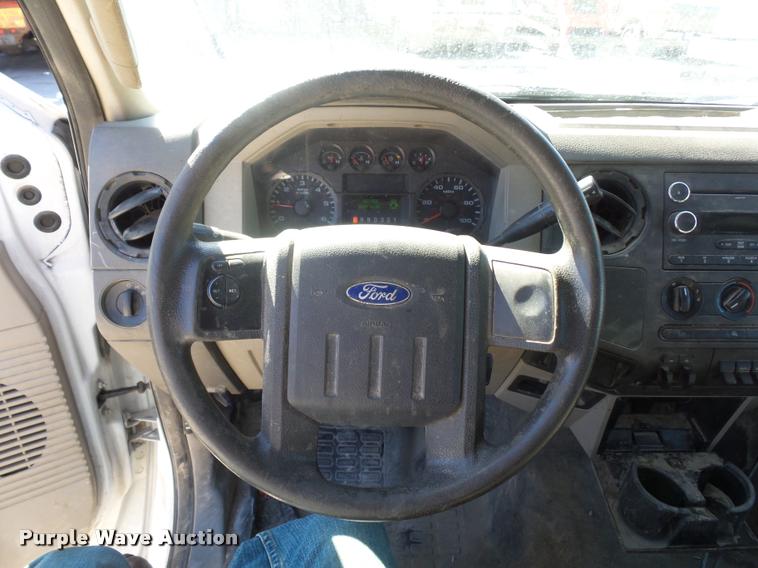 image for item J1572 2010 Ford F450 Super Duty utility truck