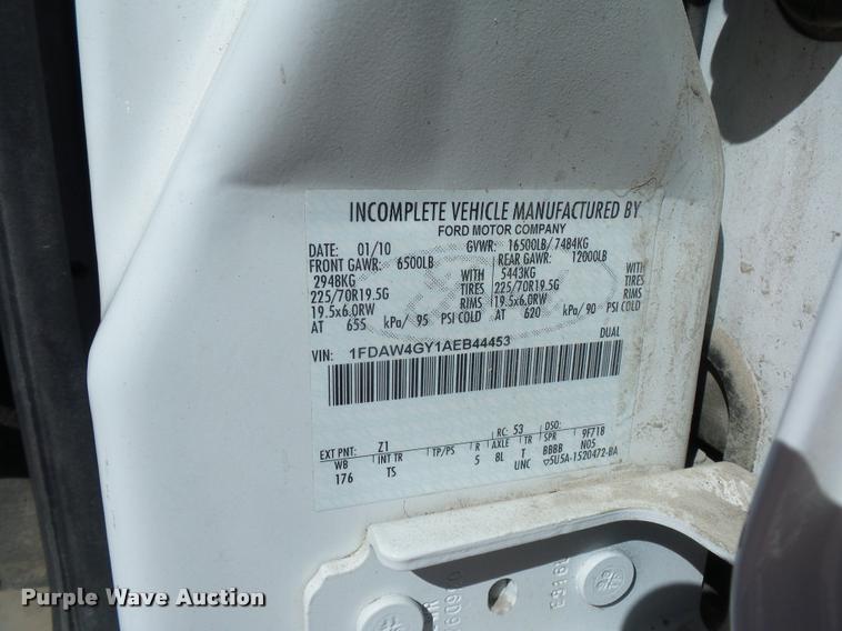 image for item J1572 2010 Ford F450 Super Duty utility truck