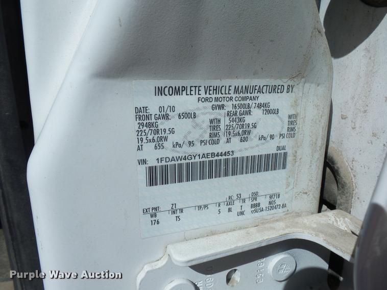 image for item J1572 2010 Ford F450 Super Duty utility truck