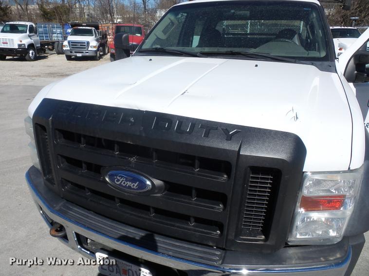 image for item J1572 2010 Ford F450 Super Duty utility truck