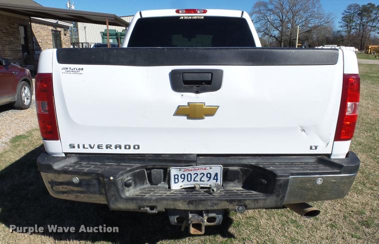 image for item J2631 2013 Chevrolet Silverado 2500HD Crew Cab pickup truck