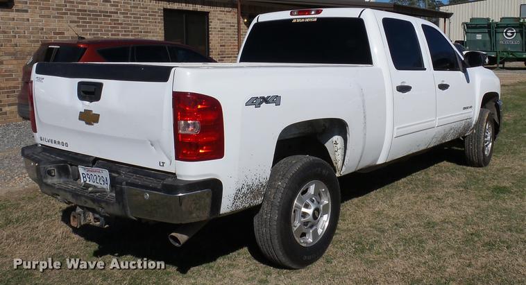 image for item J2631 2013 Chevrolet Silverado 2500HD Crew Cab pickup truck
