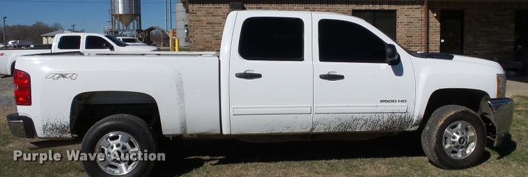 image for item J2631 2013 Chevrolet Silverado 2500HD Crew Cab pickup truck