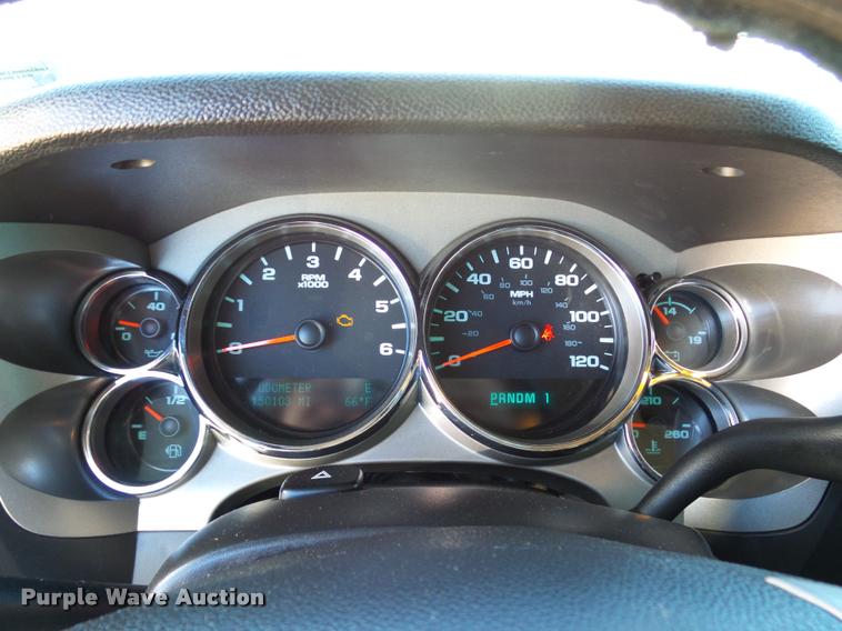 image for item J2631 2013 Chevrolet Silverado 2500HD Crew Cab pickup truck