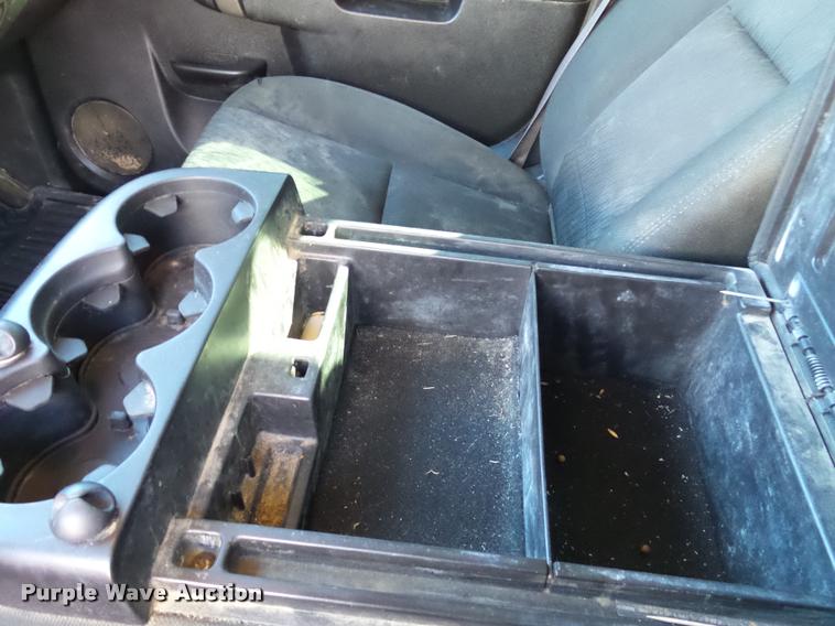 image for item J2631 2013 Chevrolet Silverado 2500HD Crew Cab pickup truck