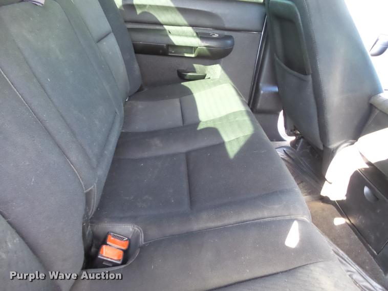 image for item J2631 2013 Chevrolet Silverado 2500HD Crew Cab pickup truck