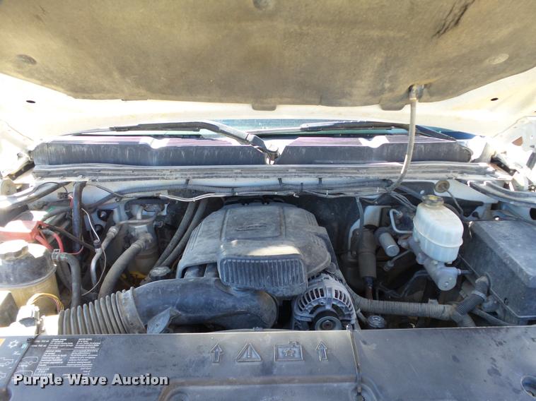 image for item J2631 2013 Chevrolet Silverado 2500HD Crew Cab pickup truck