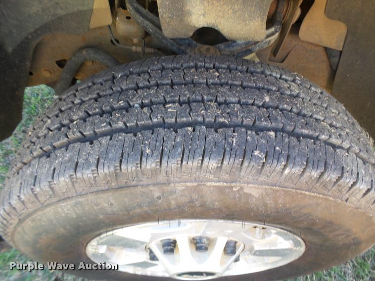 image for item J2631 2013 Chevrolet Silverado 2500HD Crew Cab pickup truck