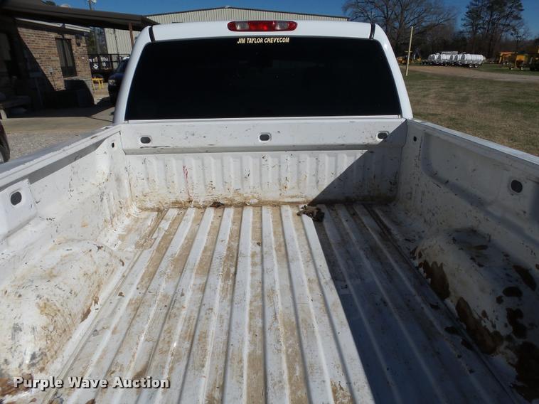 image for item J2631 2013 Chevrolet Silverado 2500HD Crew Cab pickup truck