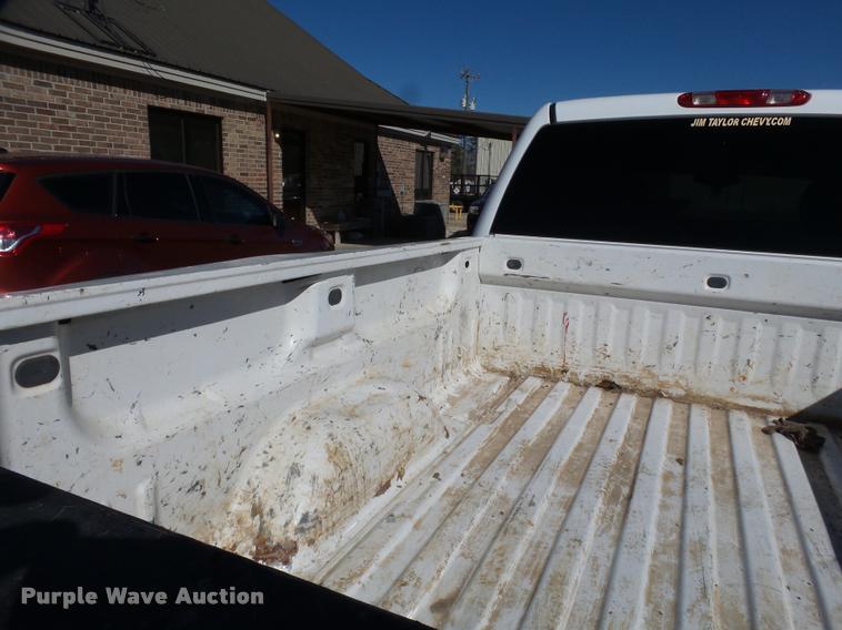 image for item J2631 2013 Chevrolet Silverado 2500HD Crew Cab pickup truck