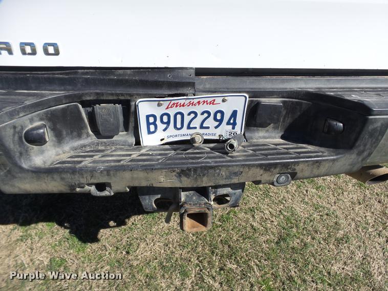 image for item J2631 2013 Chevrolet Silverado 2500HD Crew Cab pickup truck