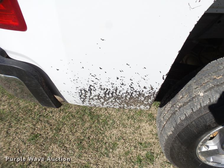 image for item J2631 2013 Chevrolet Silverado 2500HD Crew Cab pickup truck