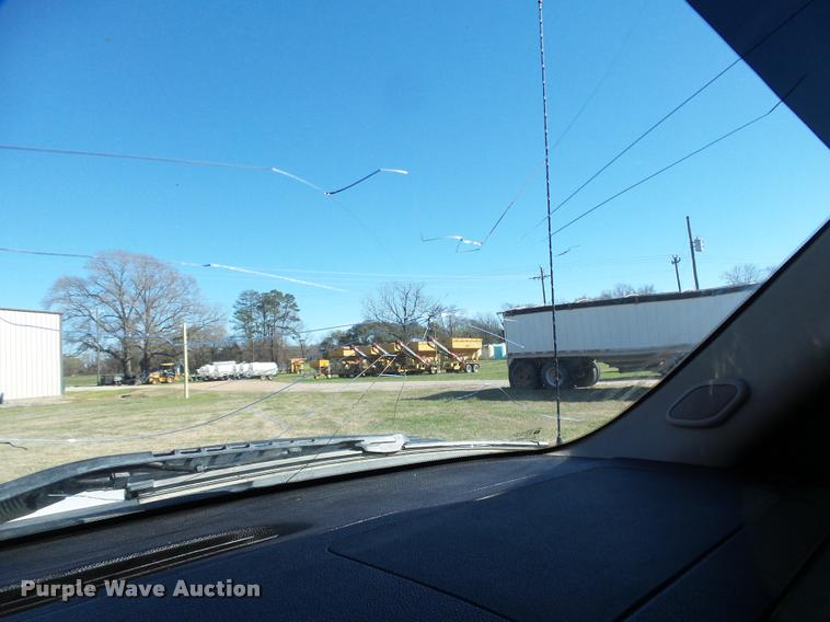 image for item J2631 2013 Chevrolet Silverado 2500HD Crew Cab pickup truck