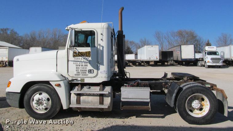 image for item J2634 1999 Freightliner FLD semi truck