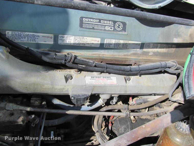 image for item J2634 1999 Freightliner FLD semi truck